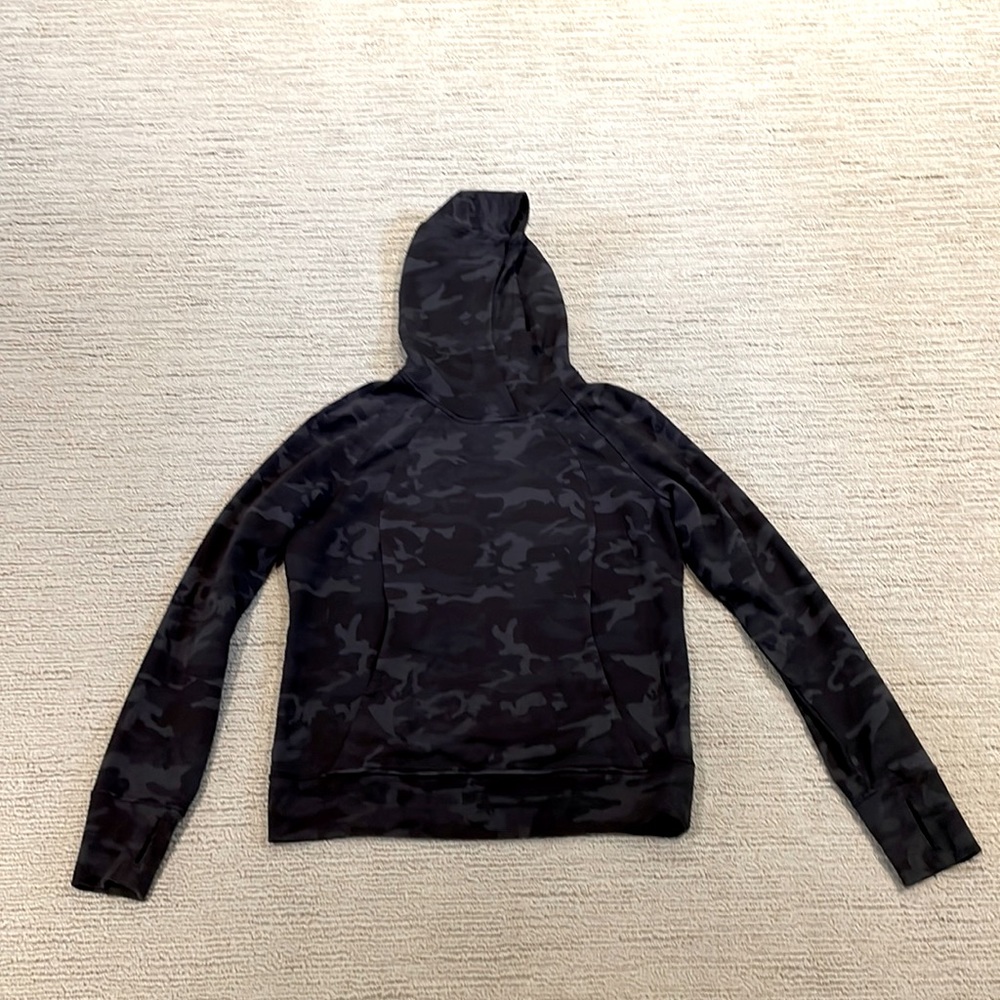 Women’s Lululemon scuba pullover hoodie